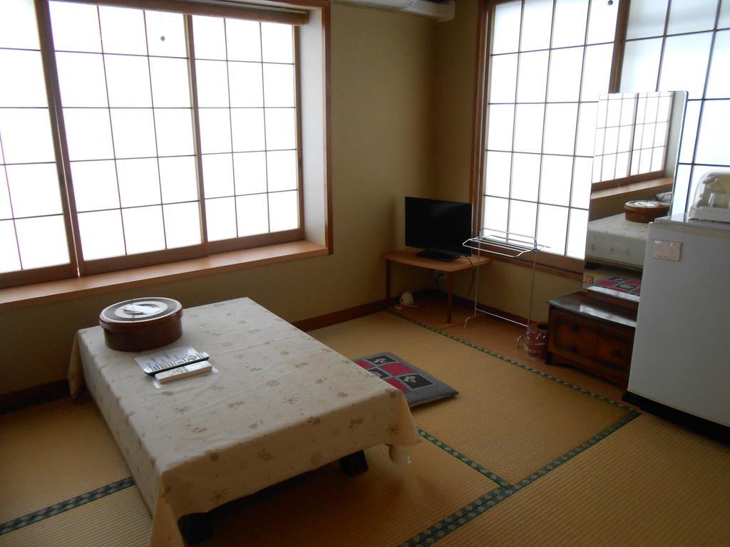 Minshuku Shigemura Hotel Atami  Bagian luar foto